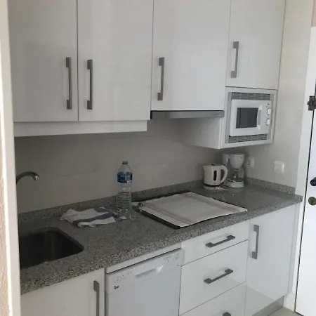 Apartamento Service Lazaro - Aguamarina 1 *